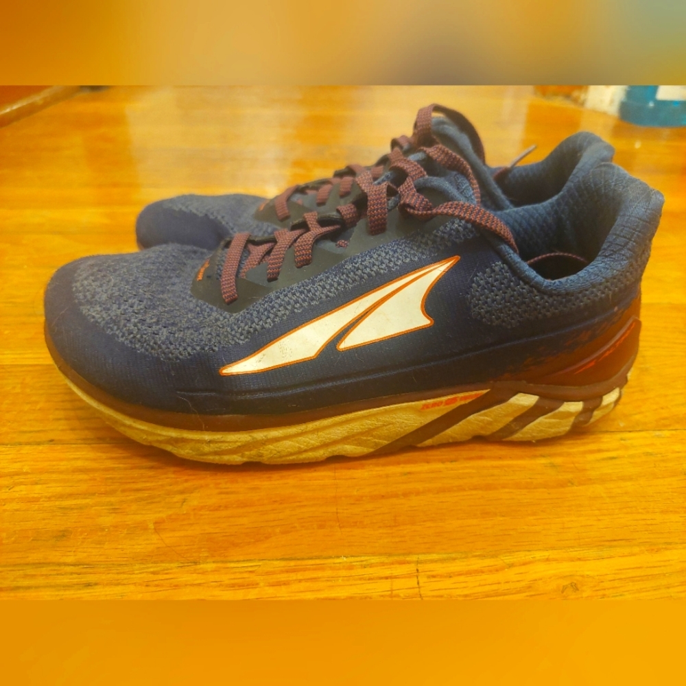 Altra running size 7.5 womens zero drop